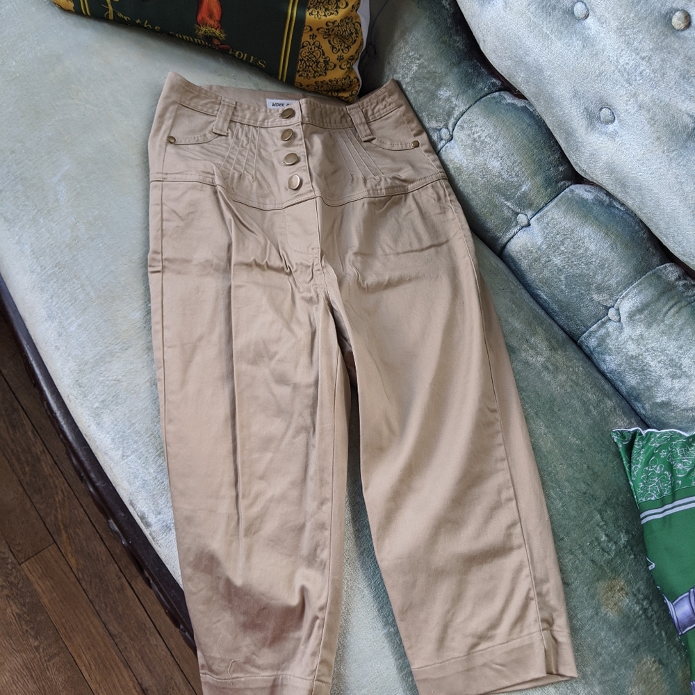 Work Order Sz 4 High waist khaki Capri pants.